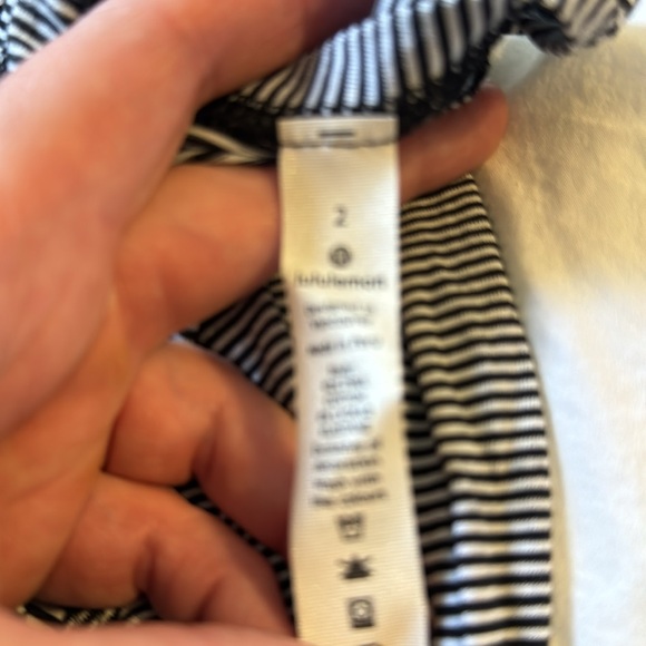 Lululemon Size 2 Racerback Tank - Picture 3 of 3